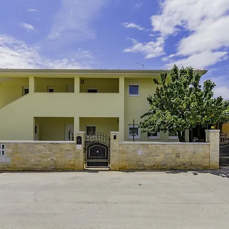 Kraljevic Guest house 3*