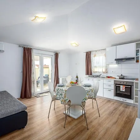 Kraljevic Affittacamere 3*